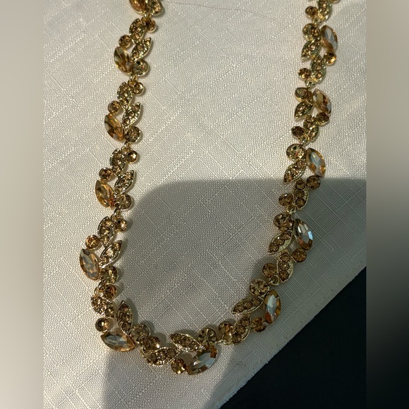 Elegant Gold Crystal 3 piece Jewelry set NIB - Picture 2 of 5